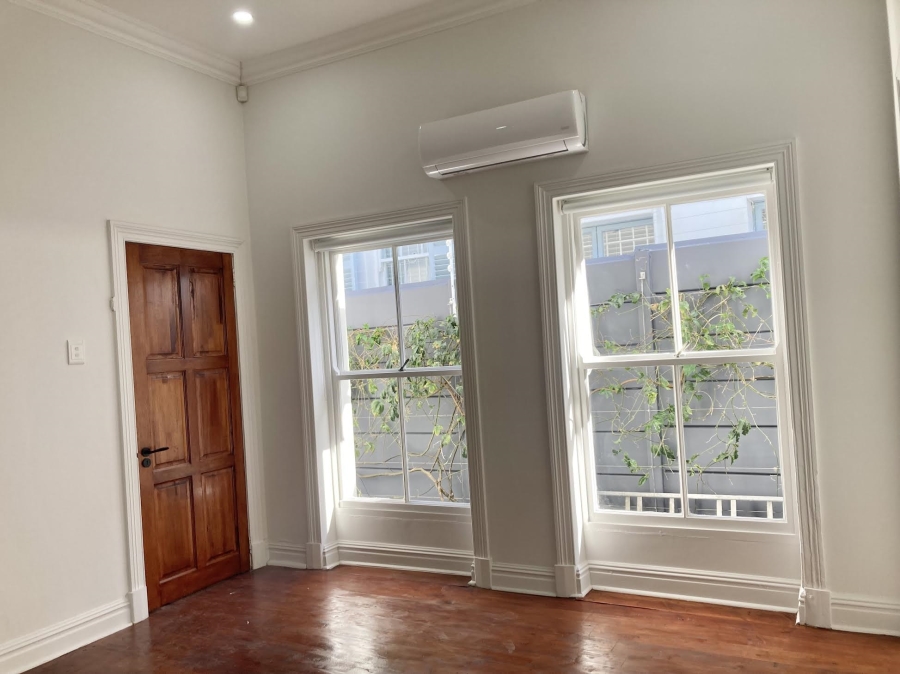 To Let 2 Bedroom Property for Rent in Claremont Village Western Cape